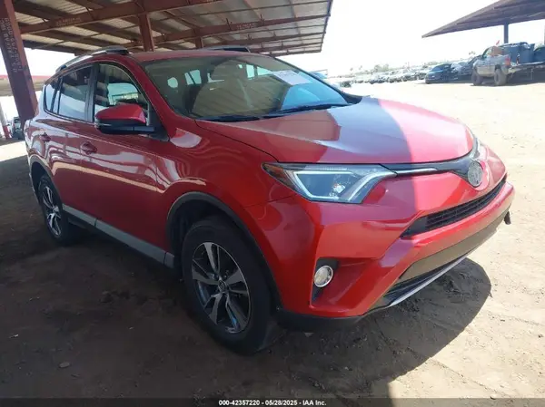 2T3WFREV8GW270441 2016 TOYOTA RAV 4 - Image 1