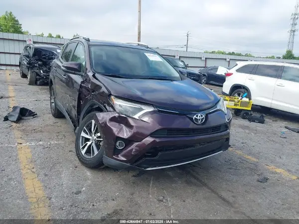 2T3WFREV8GW309321 2016 TOYOTA RAV 4 - Image 1
