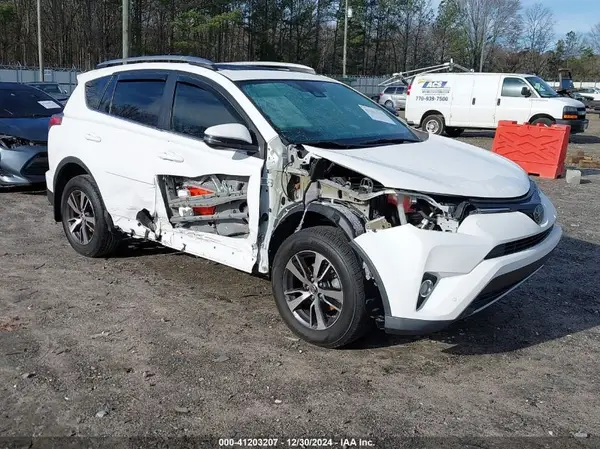 2T3WFREV8HW317906 2017 TOYOTA RAV 4 - Image 1
