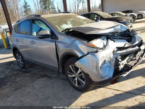 2T3WFREV8HW370024 2017 TOYOTA RAV 4 - Image 1