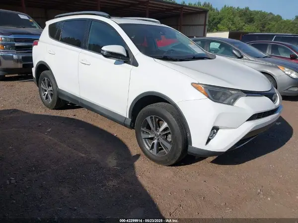 2T3WFREV8JW423617 2018 TOYOTA RAV 4 - Image 1