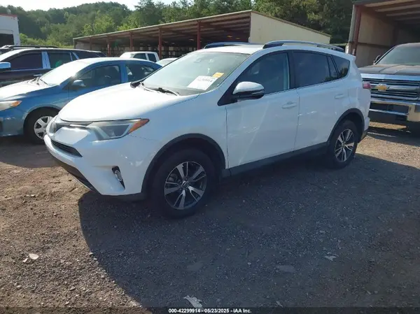 2T3WFREV8JW423617 2018 TOYOTA RAV 4 - Image 2