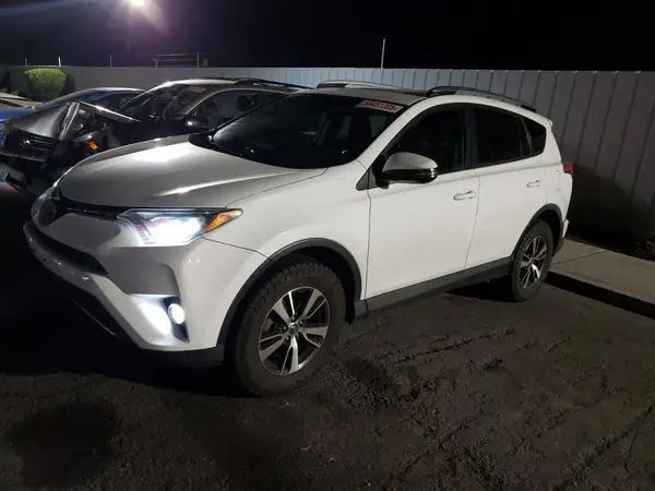 2T3WFREV8JW470615 2018 TOYOTA RAV 4 - Image 1