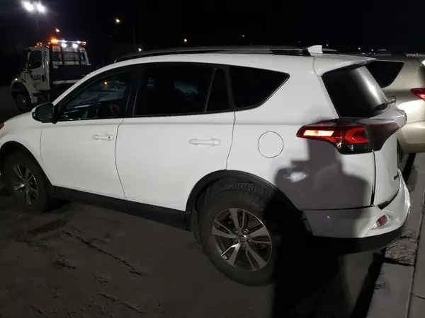 2T3WFREV8JW470615 2018 TOYOTA RAV 4 - Image 2