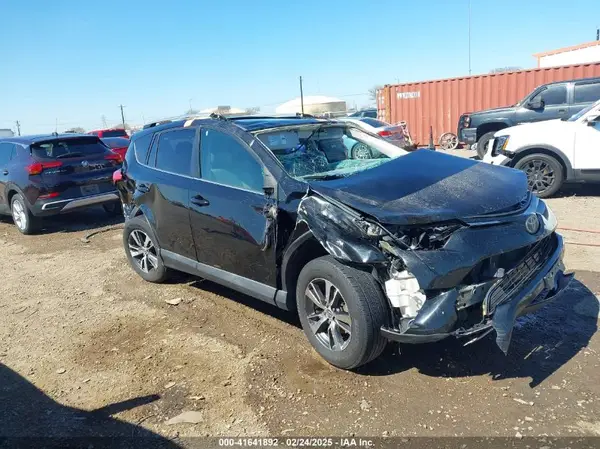 2T3WFREV8JW476348 2018 TOYOTA RAV 4 - Image 1