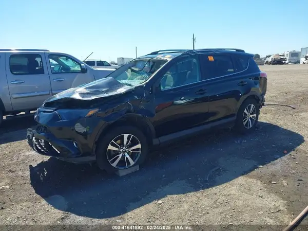 2T3WFREV8JW476348 2018 TOYOTA RAV 4 - Image 2