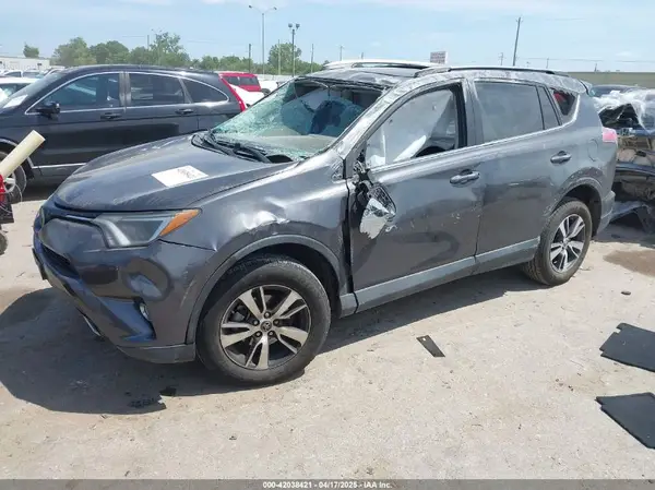2T3WFREV8JW499399 2018 TOYOTA RAV 4 - Image 2