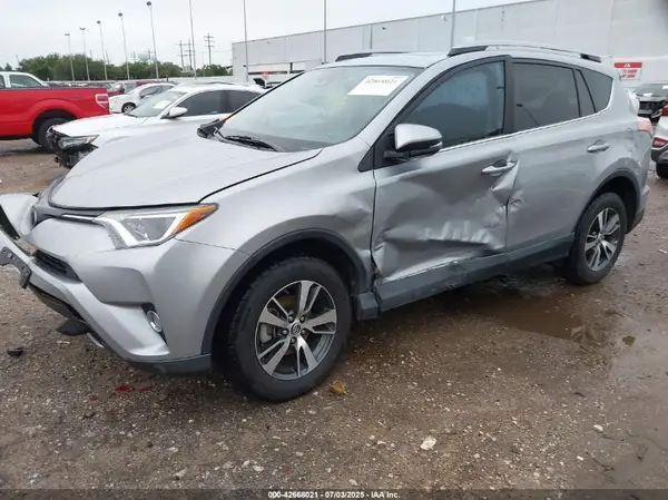 2T3WFREV8JW507842 2018 TOYOTA RAV 4 - Image 2