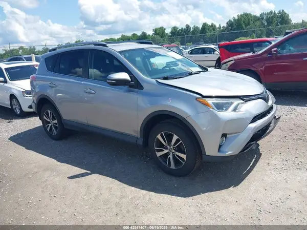 2T3WFREV8JW513981 2018 TOYOTA RAV 4 - Image 1