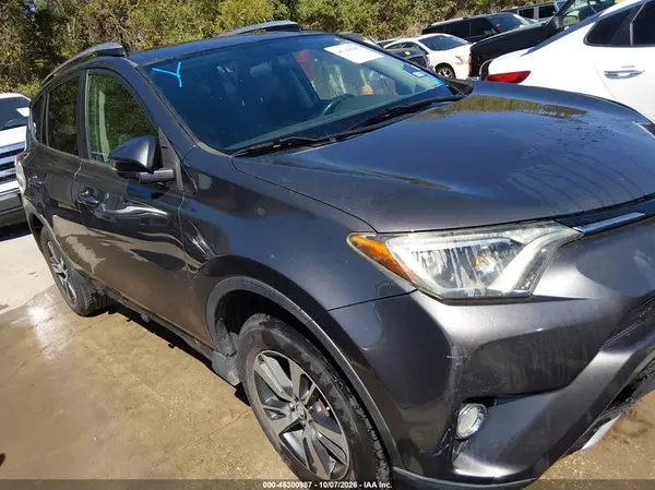 2T3WFREV9GW252367 2016 TOYOTA RAV 4 - Image 1