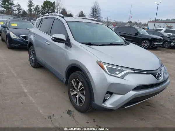 2T3WFREV9GW288303 2016 TOYOTA RAV 4 - Image 1