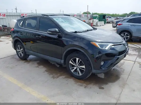 2T3WFREV9HW340451 2017 TOYOTA RAV 4 - Image 1