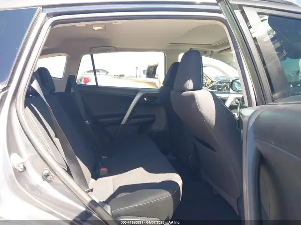 2T3WFREV9HW387608 2017 TOYOTA RAV 4 - Image 8