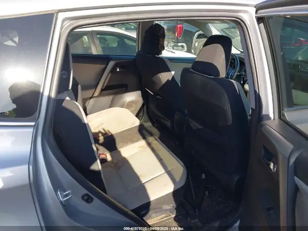 2T3WFREV9HW389794 2017 TOYOTA RAV 4 - Image 8