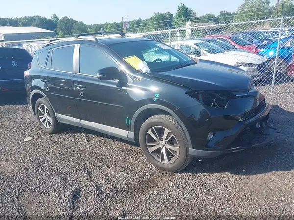2T3WFREV9HW394512 2017 TOYOTA RAV 4 - Image 1