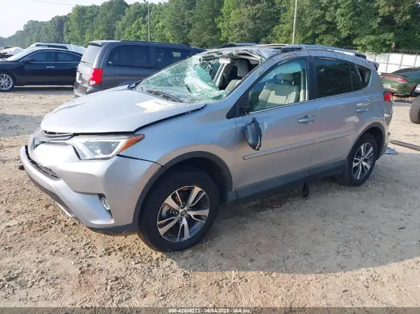 2T3WFREV9HW401619 2017 TOYOTA RAV 4 - Image 2