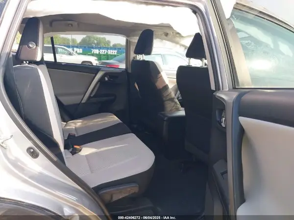 2T3WFREV9HW401619 2017 TOYOTA RAV 4 - Image 8