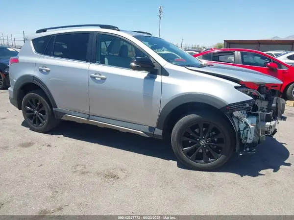 2T3WFREV9JW424260 2018 TOYOTA RAV 4 - Image 1