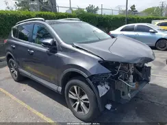 2T3WFREV9JW429586 2018 TOYOTA RAV 4