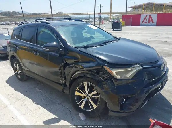 2T3WFREV9JW461874 2018 TOYOTA RAV 4 - Image 1