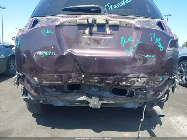 2018 TOYOTA RAV 4 auction photo 6