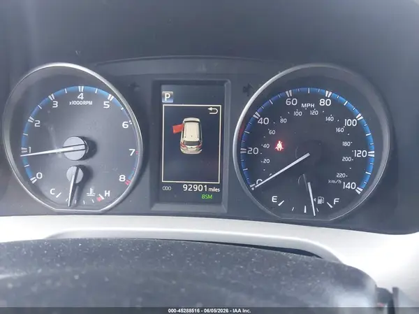 2018 TOYOTA RAV 4 auction photo 7