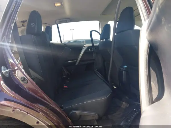 2018 TOYOTA RAV 4 auction photo 8