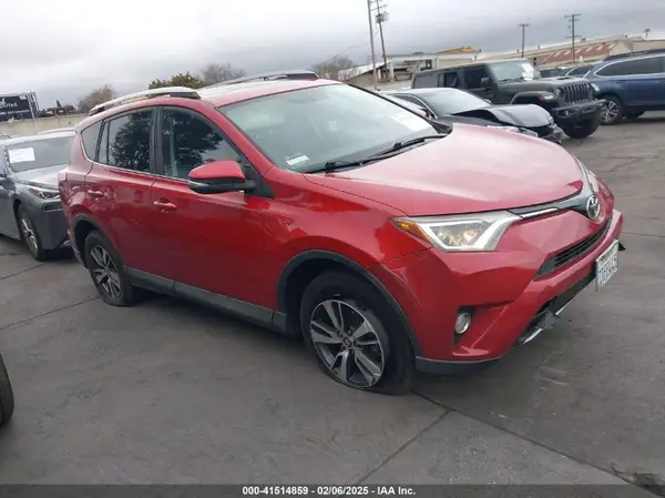 2T3WFREVXGW275639 2016 TOYOTA RAV 4 - Image 1