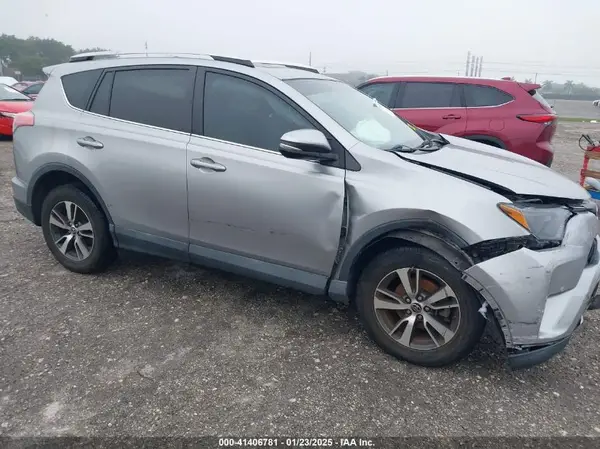 2T3WFREVXGW302855 2016 TOYOTA RAV 4 - Image 1