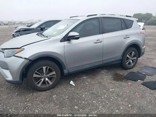 2T3WFREVXGW302855 2016 TOYOTA RAV 4 - Image 2