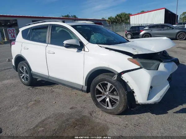 2T3WFREVXHW314649 2017 TOYOTA RAV 4 - Image 1