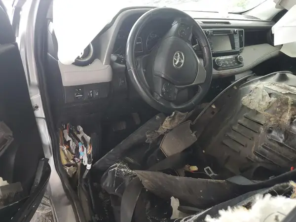 2T3WFREVXHW324775 2017 TOYOTA RAV 4 - Image 8