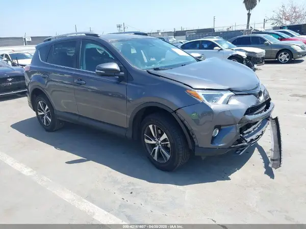 2T3WFREVXHW335954 2017 TOYOTA RAV 4 - Image 1