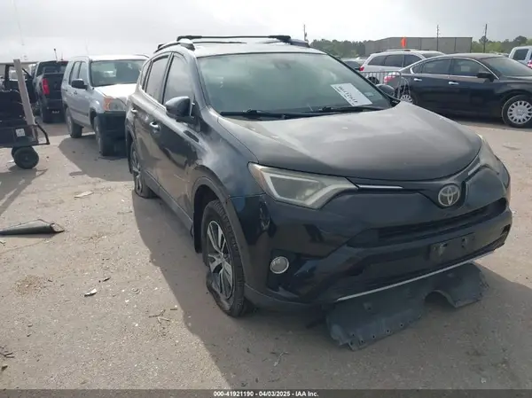 2T3WFREVXHW352608 2017 TOYOTA RAV 4 - Image 1