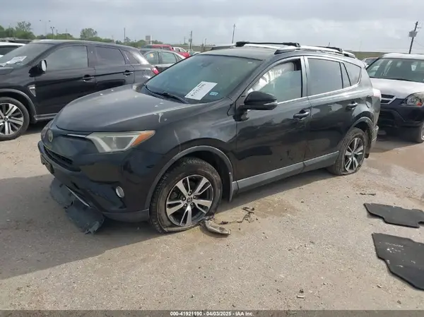2T3WFREVXHW352608 2017 TOYOTA RAV 4 - Image 2