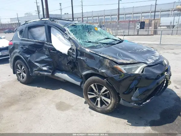 2T3WFREVXHW376911 2017 TOYOTA RAV 4 - Image 1