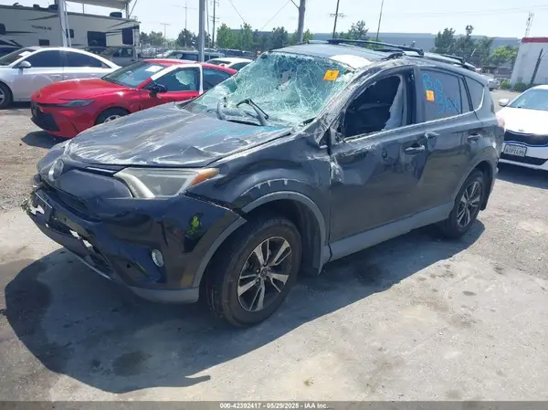 2T3WFREVXHW376911 2017 TOYOTA RAV 4 - Image 2