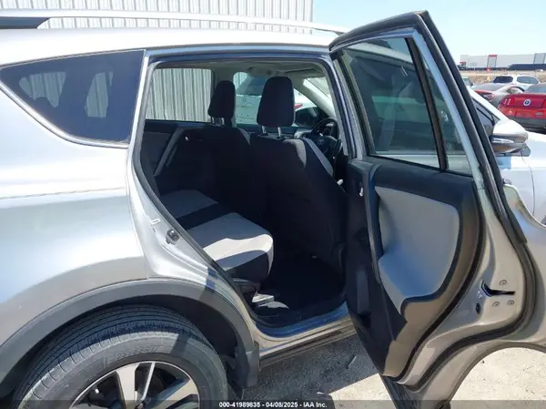 2T3WFREVXJW420797 2018 TOYOTA RAV 4 - Image 8