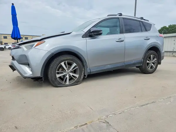 2T3WFREVXJW426342 2018 TOYOTA RAV 4 - Image 1