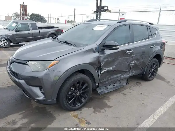 2T3WFREVXJW450320 2018 TOYOTA RAV 4 - Image 2