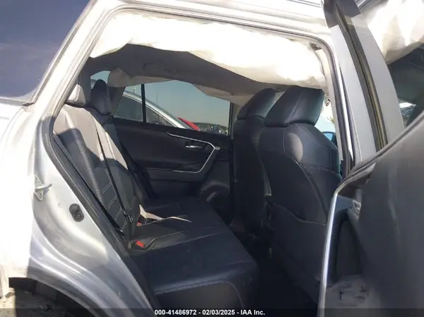 2T3Y1RFV0KW027351 2019 TOYOTA RAV 4 - Image 8
