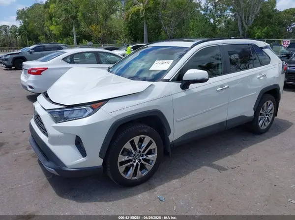 2T3Y1RFV1KW042327 2019 TOYOTA RAV 4 - Image 2