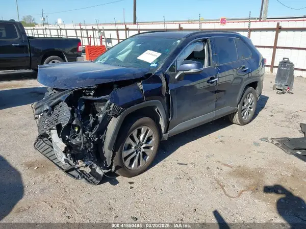 2T3Y1RFV2MW149034 2021 TOYOTA RAV 4 - Image 2