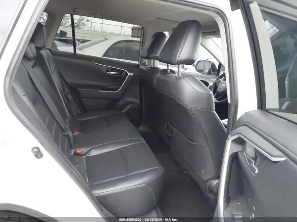 2T3Y1RFVXKC008176 2019 TOYOTA RAV 4 - Image 8