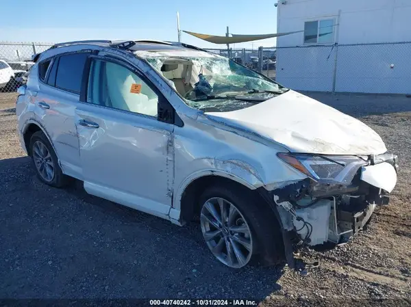 2T3YFREV0HW354747 2017 TOYOTA RAV 4 - Image 1