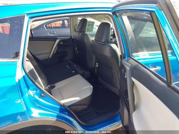 2T3YFREV1JW473994 2018 TOYOTA RAV 4 - Image 8