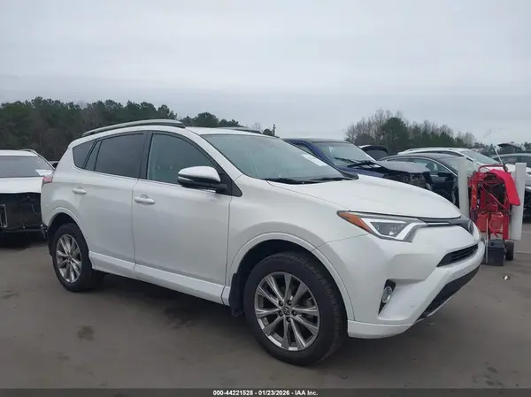 2T3YFREV2JW426182 2018 TOYOTA RAV 4 - Image 1