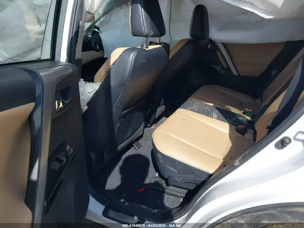 2T3YFREV3JW457120 2018 TOYOTA RAV 4 - Image 8