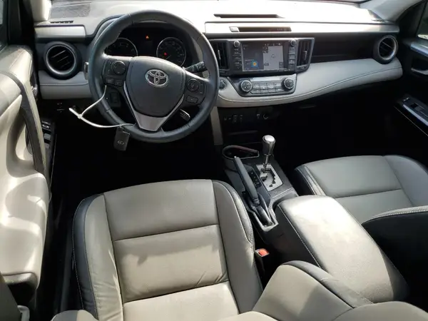 2T3YFREV3JW501049 2018 TOYOTA RAV 4 - Image 8