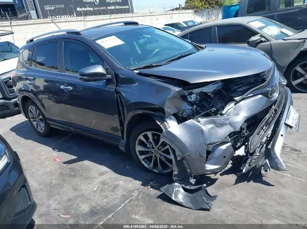 2T3YFREV4HW330306 2017 TOYOTA RAV 4 - Image 1